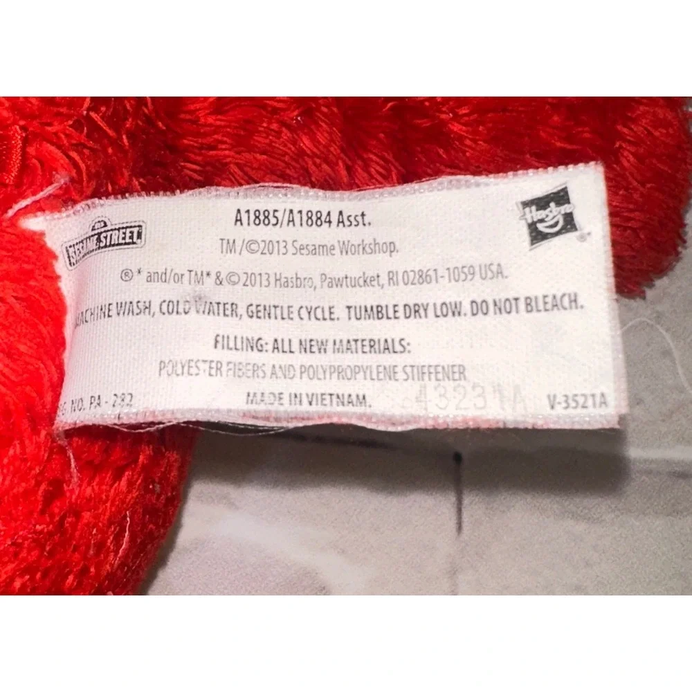 Hasbro Sesame Street Elmo Plush Red Shaggy Stuffed Animal‎ Toy 2013 A1885/A1884